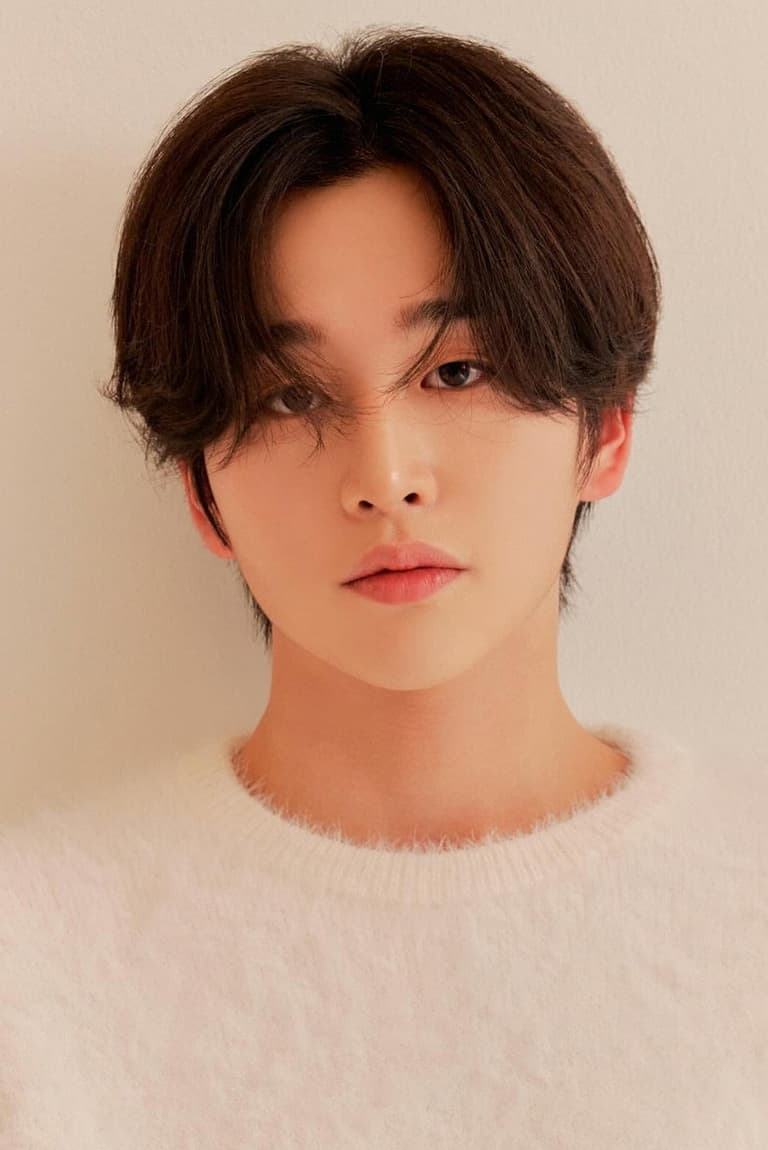 Actor 김윤우