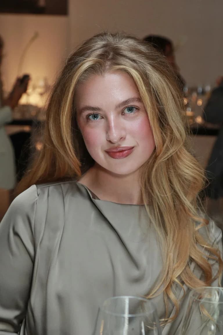 Actor Anaïs Gallagher