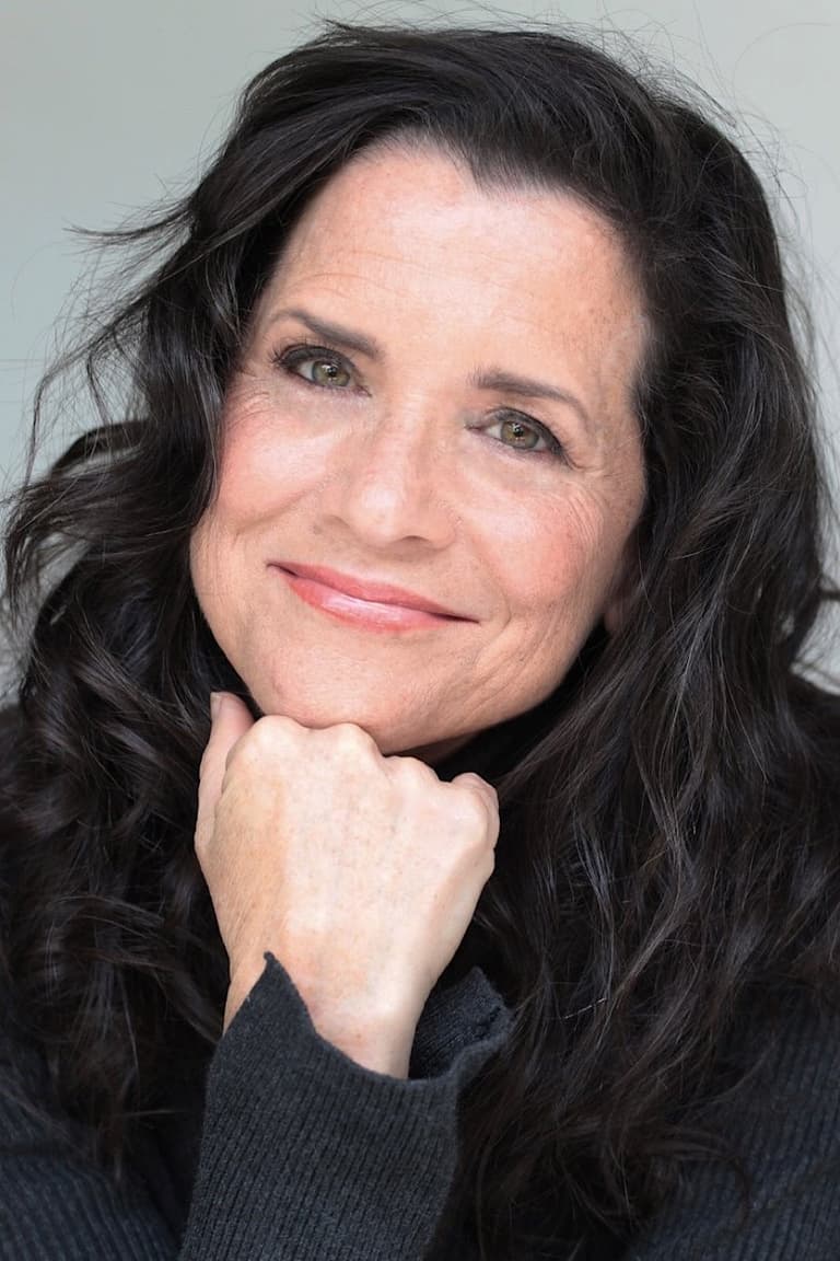 Actor Mary Rachel Quinn