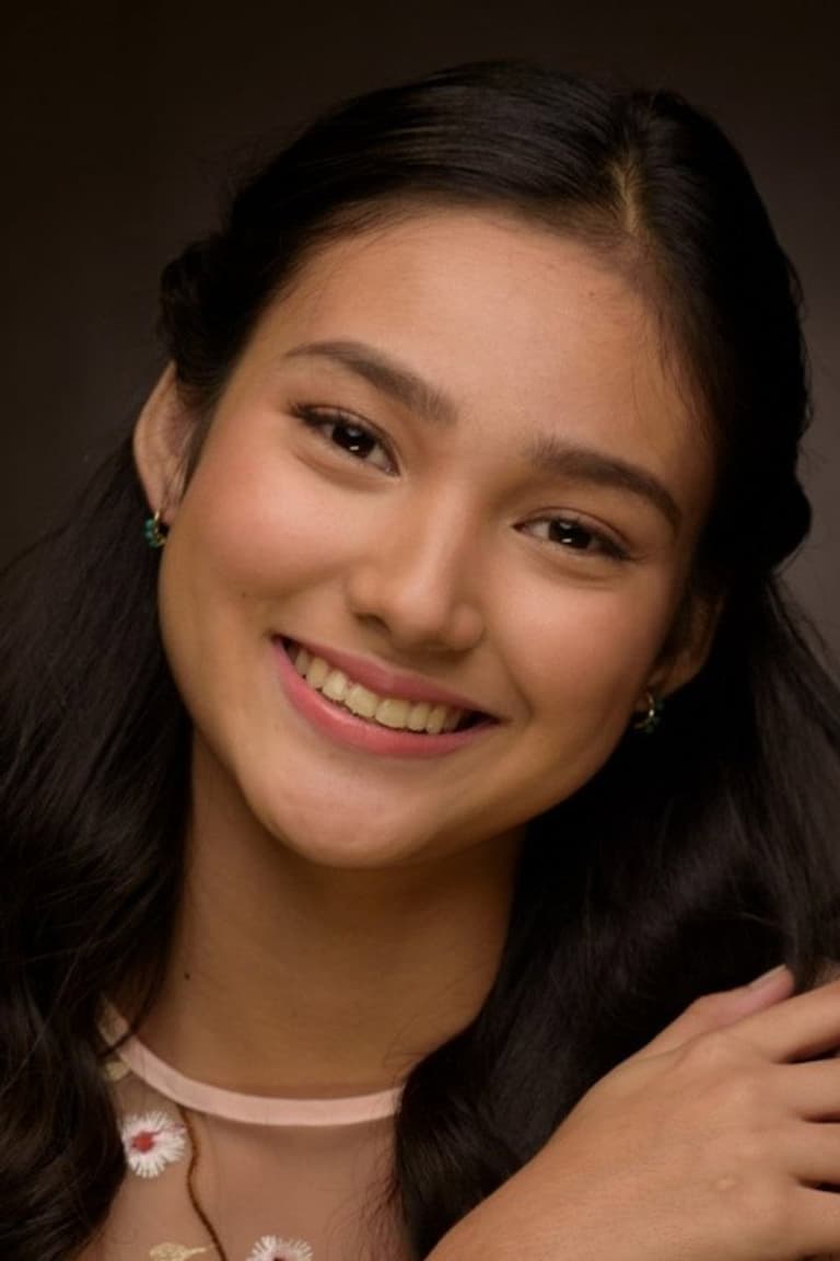 Actor Karina Bautista