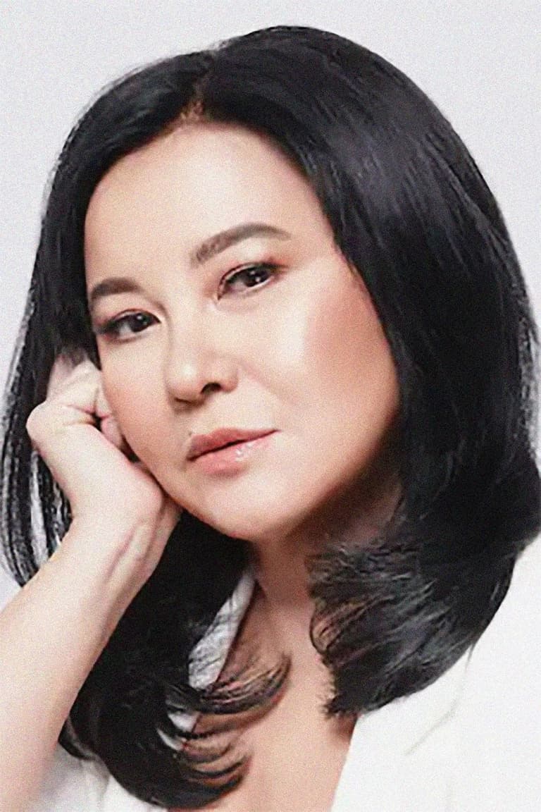 Actor Lorna Tolentino