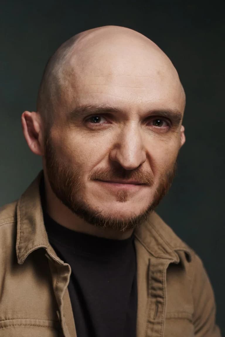 Actor Leigh Gill