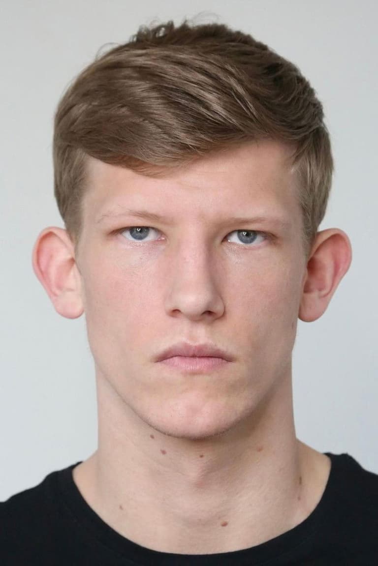 Actor Connor Newall