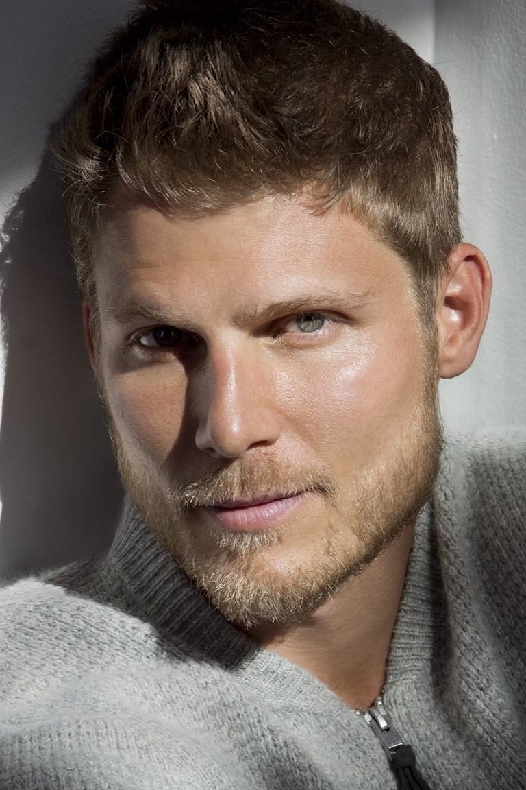 Actor Travis Van Winkle