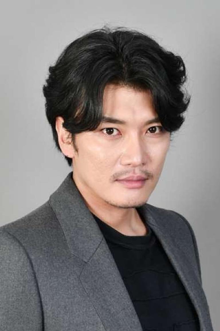 Actor Kim Yoon-sung