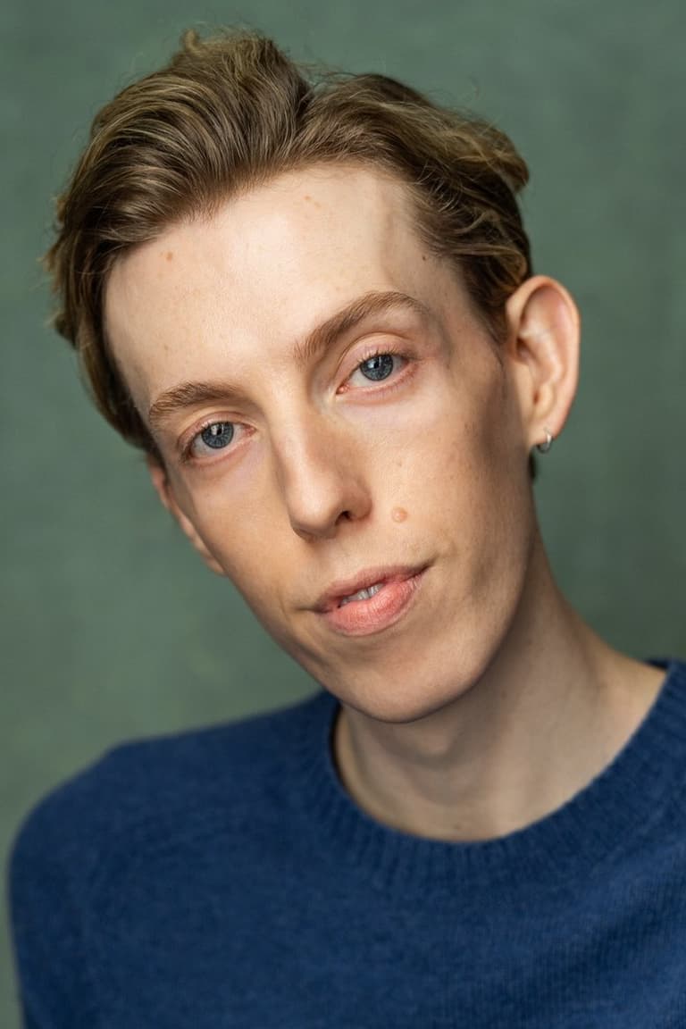 Actor Harry Trevaldwyn