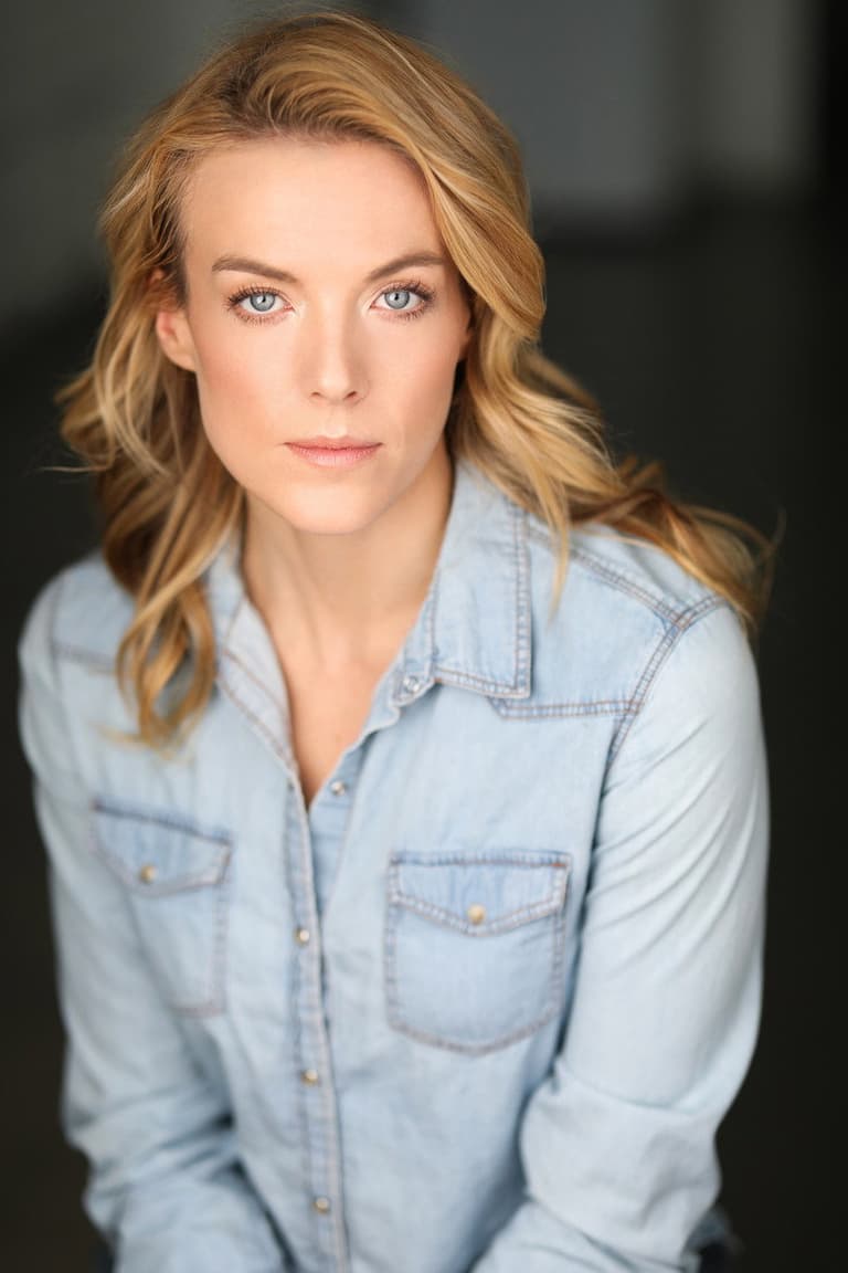 Actor Rhiannon Roberts