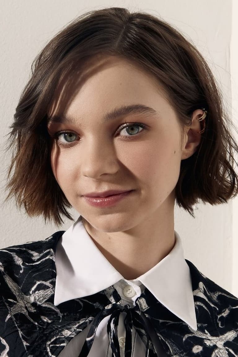 Actor Emma Myers