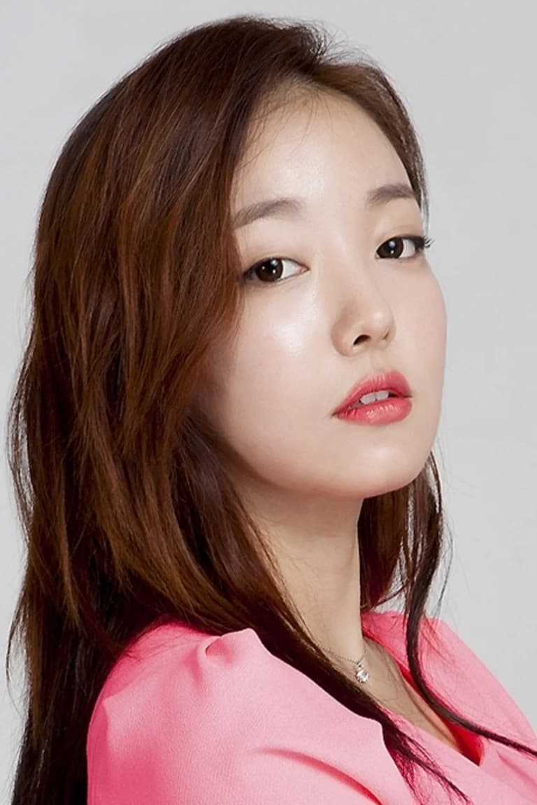 Actor Moon Ji-in