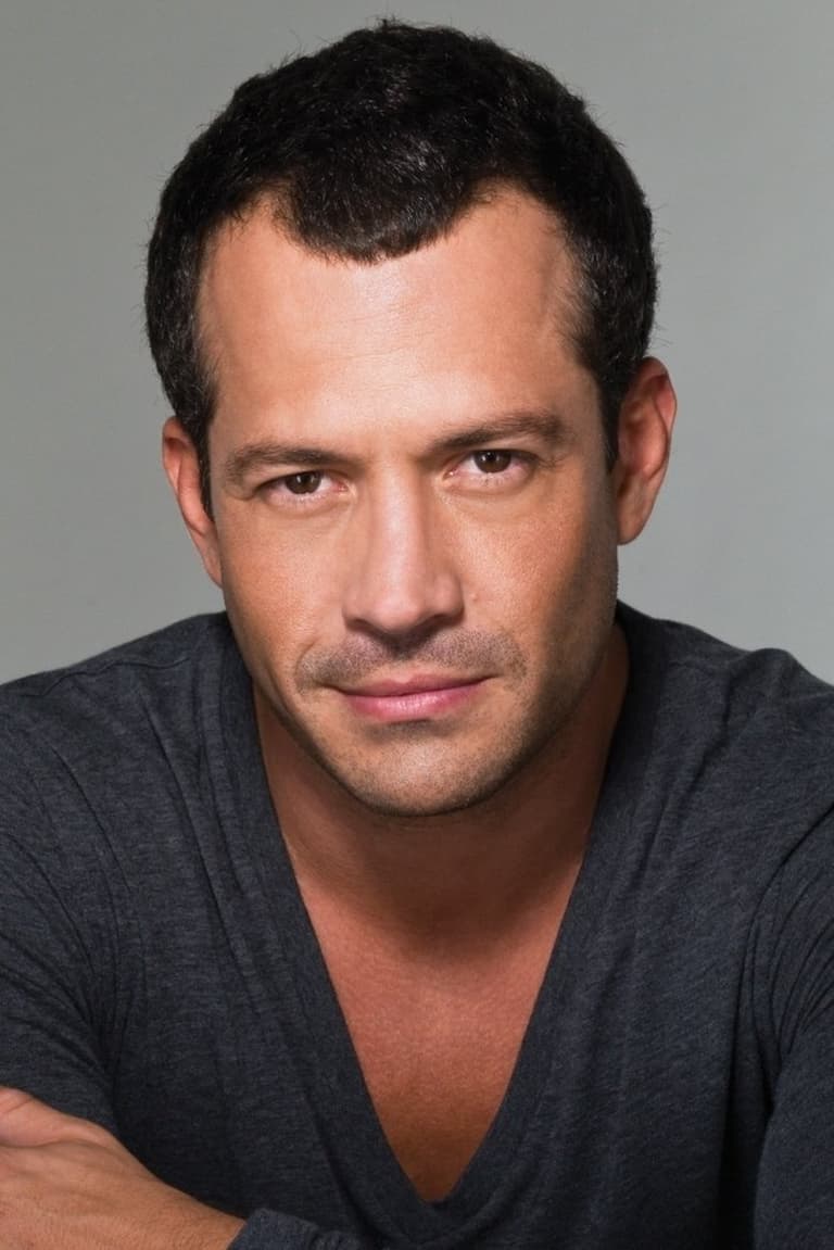 Actor Malvino Salvador