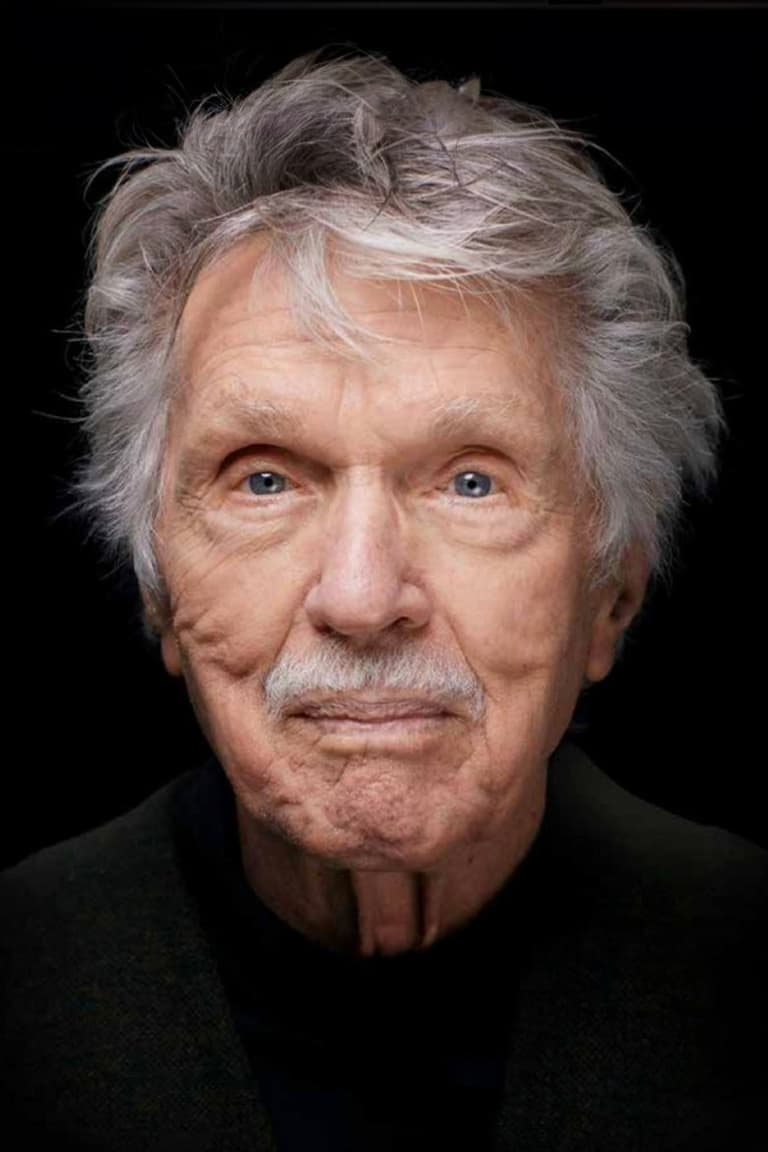 Actor Tom Skerritt