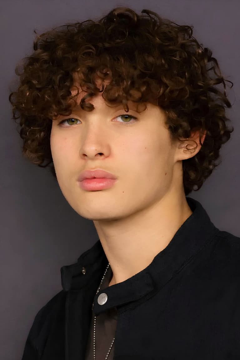 Actor Nakoa-Wolf Momoa