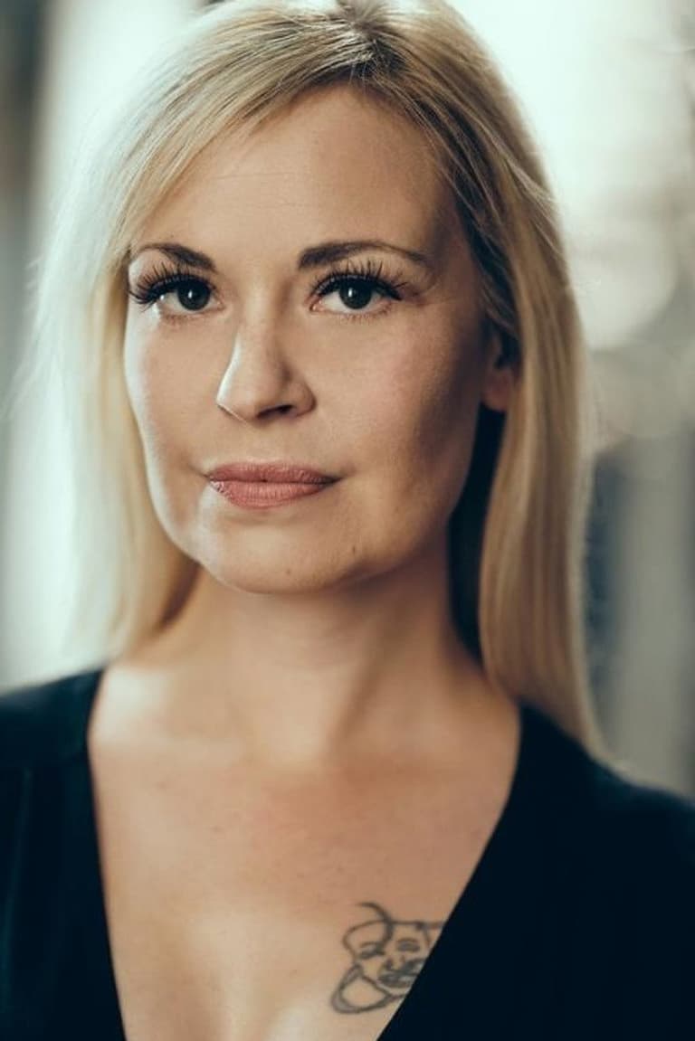 Actor Samantha Fields
